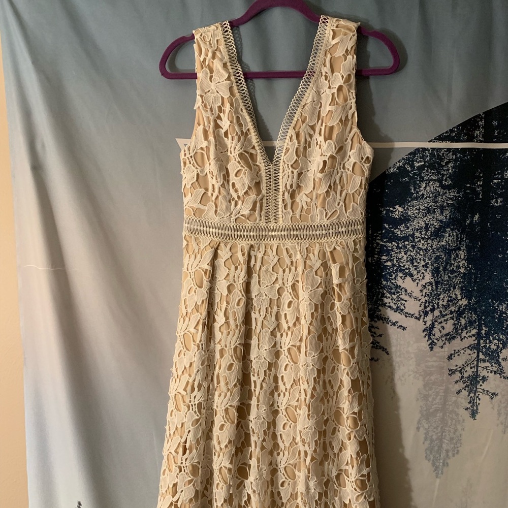 White lace dress